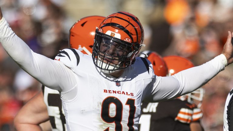 Trey Hendrickson offers blunt update on contract dispute