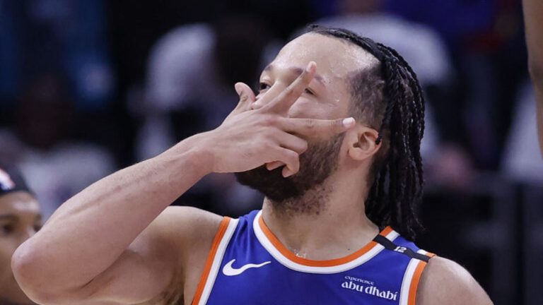 Watch: Brunson dispatches Pistons with clutch shot for Game 6 win 