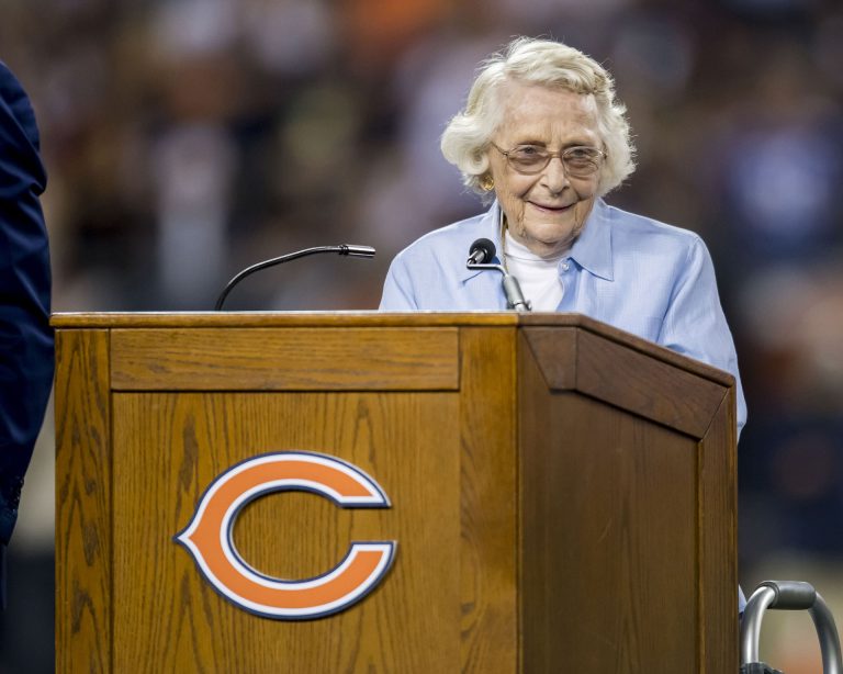 NFL fans react as Bears explore selling minority stake