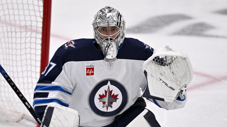 Connor Hellebuyck’s MVP win a rarity, but it shouldn’t be