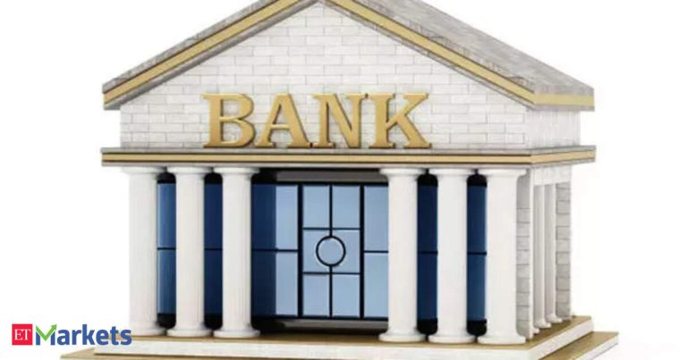 Other income boosts performance of banks in Q4 amid muted growth in core operations