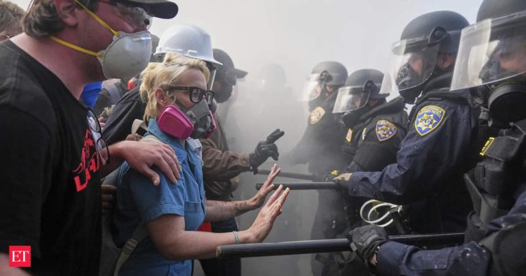Trump vows to “HIT” any protester who spits on police. He pardoned those who did far worse on Jan. 6