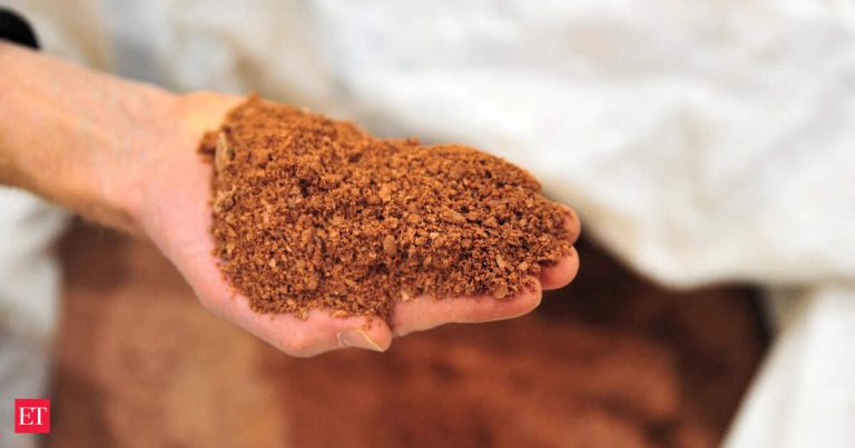 European truckmakers stockpile to deal with Chinese rare-earths crunch