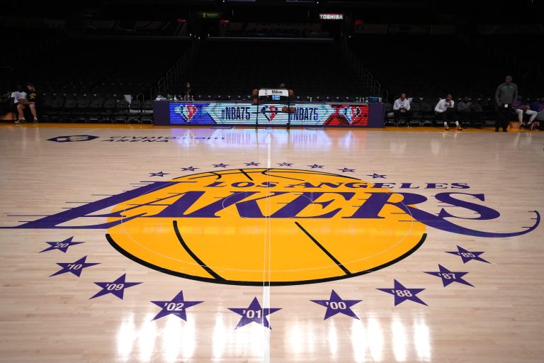 Buss family to sell Lakers at $10 billion valuation