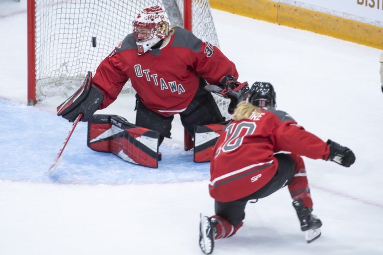 Ottawa Charge sign Norwegian D Emma Bergesen