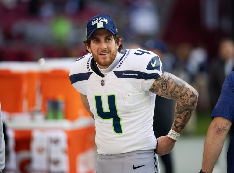 Seahawks extend P Michael Dickson through ’29