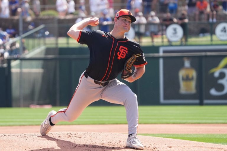 Giants call up RHP Carson Seymour for major league debut