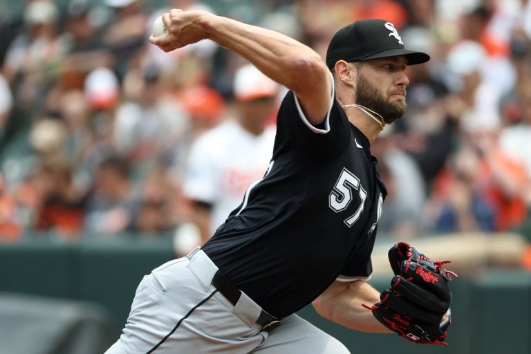 Adrian Houser, White Sox take on hot-hitting Rangers