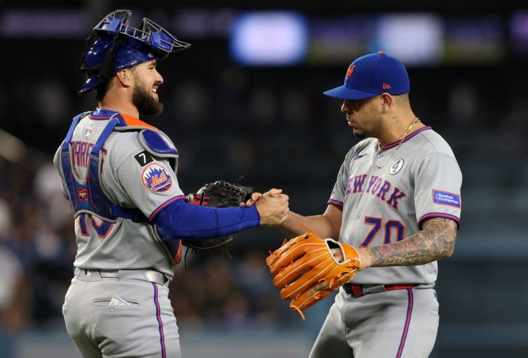 Mets squander late lead, then hold off Dodgers in 10
