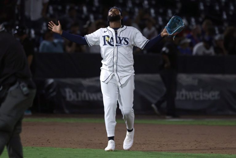 Rays, on a roll, vie for sweep of Rangers