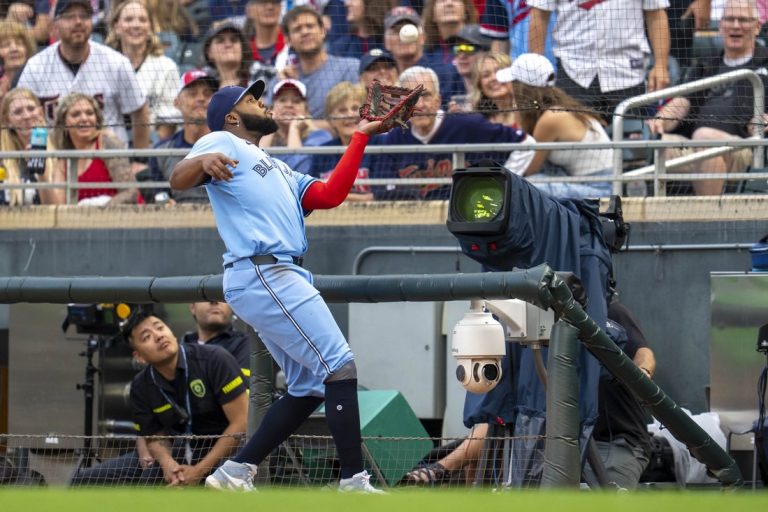 Two homers spark Blue Jays’ comeback against Twins