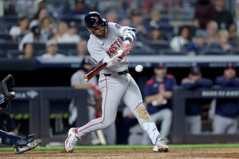 Series at stake as Yankees, Red Sox clash in rubber game