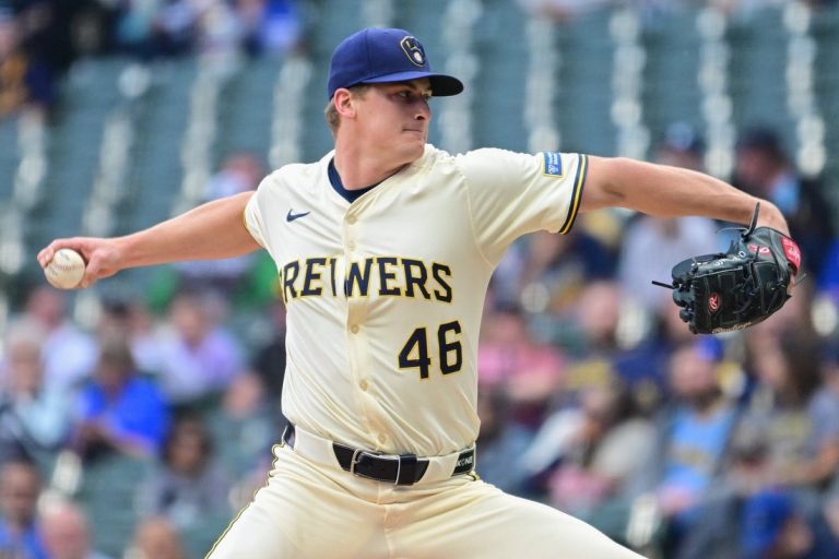 In hot stretch, Brewers look to sweep struggling Twins