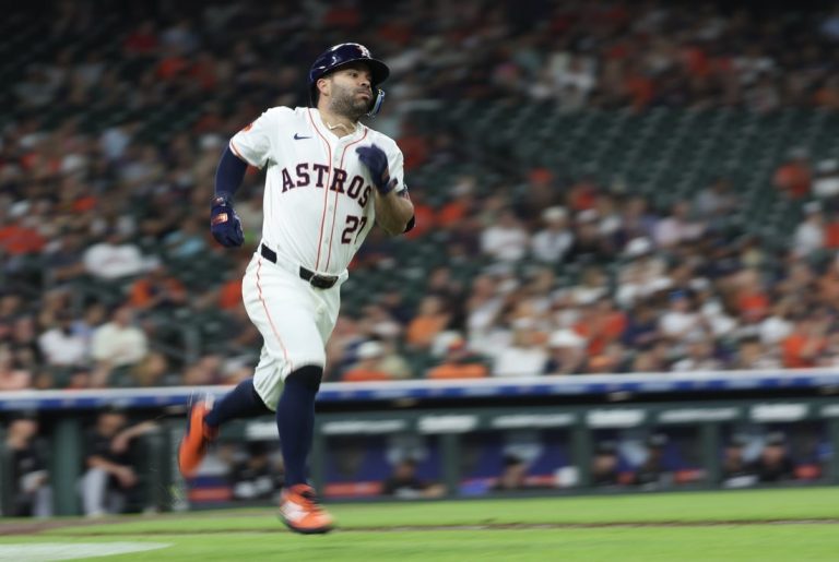 Jose Altuve, Astros chase series triumph vs. White Sox
