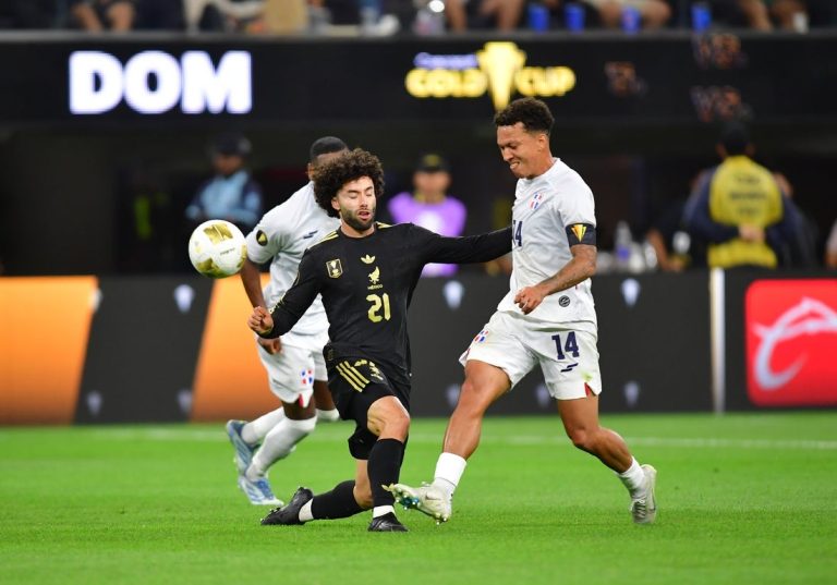 Mexico edges Dominican Republic in Gold Cup opener