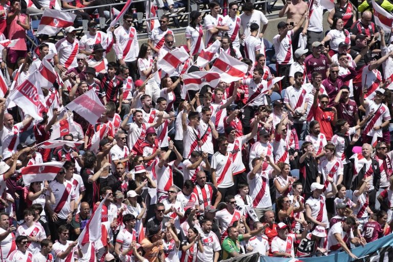 River Plate score 3 headers, dominate Urawa in Club World Cup