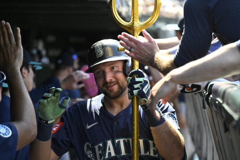MLB roundup: Cal Raleigh’s 2 homers power M’s past Cubs