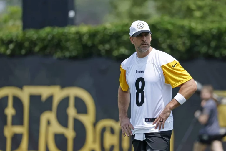 Aaron Rodgers Reveals ‘Big Reason’ He Signed With Steelers
