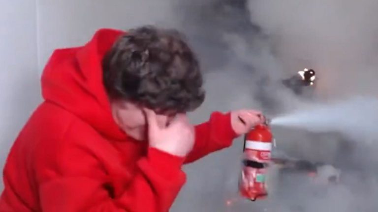 Controversial streamer Norme reportedly banned from Kick after setting his room on fire