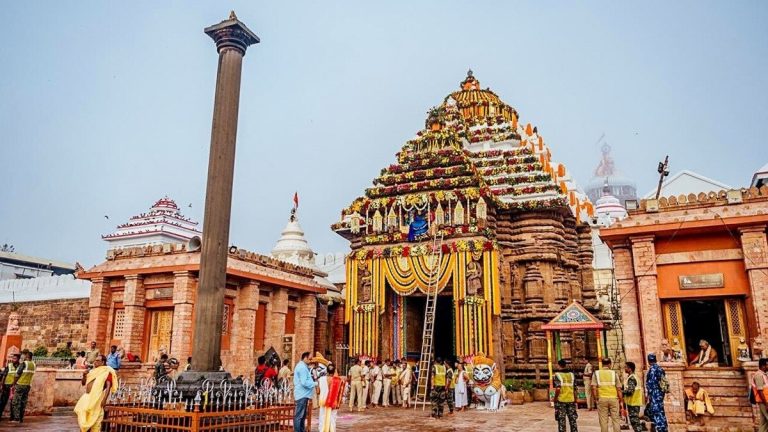 This priest climbs 215 feet for Jagannath daily: Miss once, and Puri temple shuts for 18 years