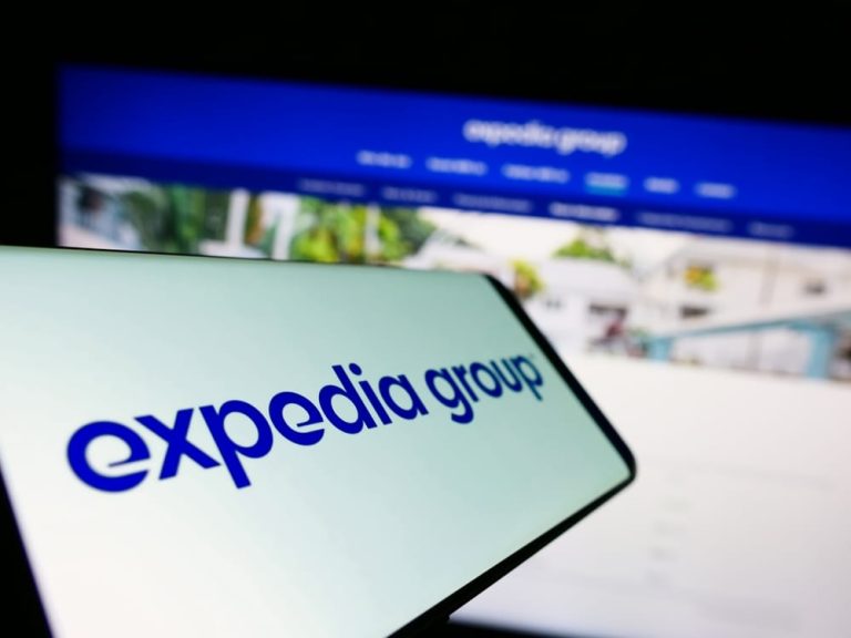 Is EXPE Outperforming the Consumer Cyclical Sector?