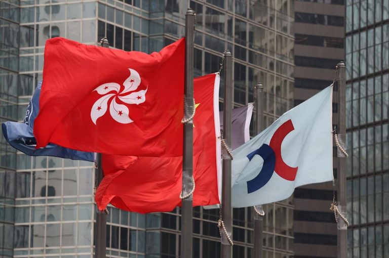 Alibaba-Backed ‘AI Dragon’ MiniMax Plans Hong Kong IPO