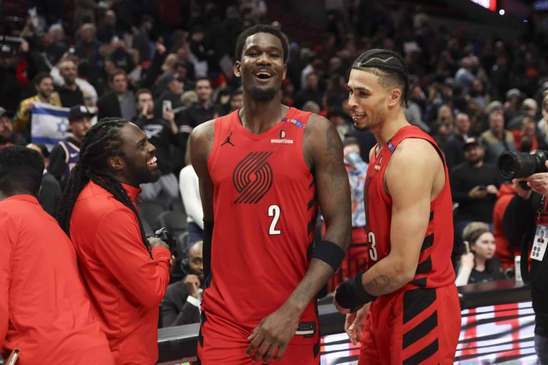 Deandre Ayton set to be free agent after buyout