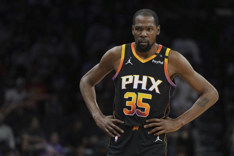 Kevin Durant traded to Rockets for Green, Brooks, picks