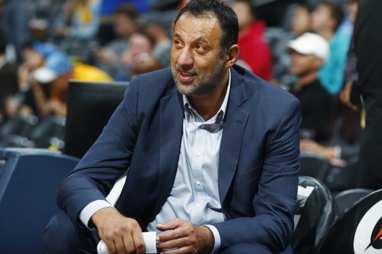 Vlade Divac, former NBA great, breaks hip in motorcycle accident