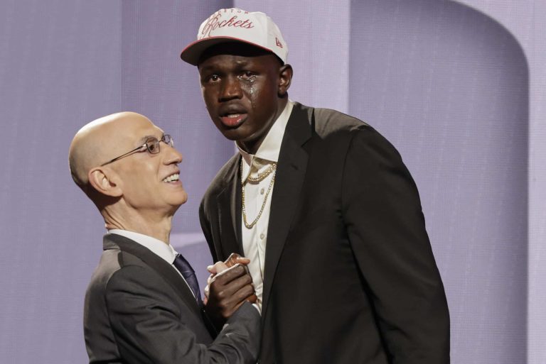 Suns add pair of 7-footers in frontcourt rebuild