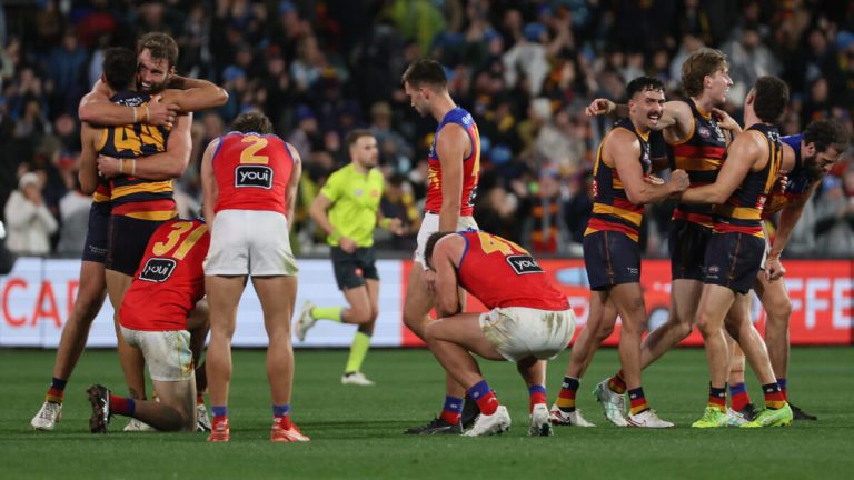 Footy Fix: Eight minutes, TEN botched chances