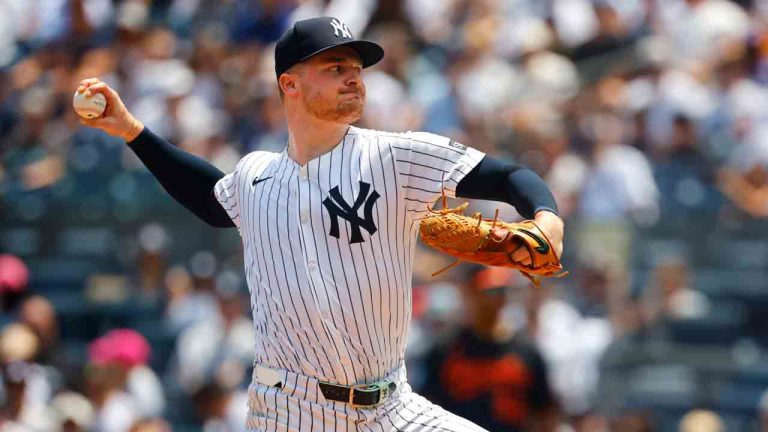 MLB Roundup: Schmidt flirts with no-hitter as Yankees dominate Orioles