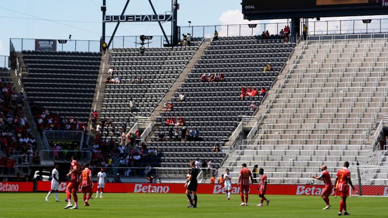 Over a million empty seats for Club World Cup group stage