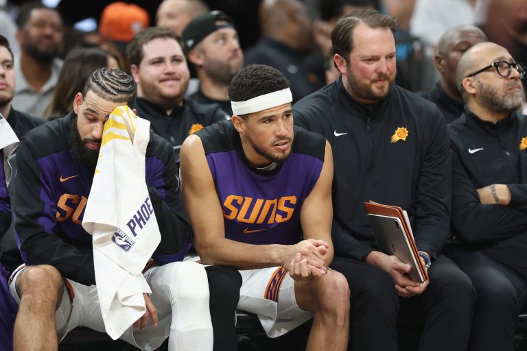 Troubling Details Emerge About Suns’ Locker Room This Past Season