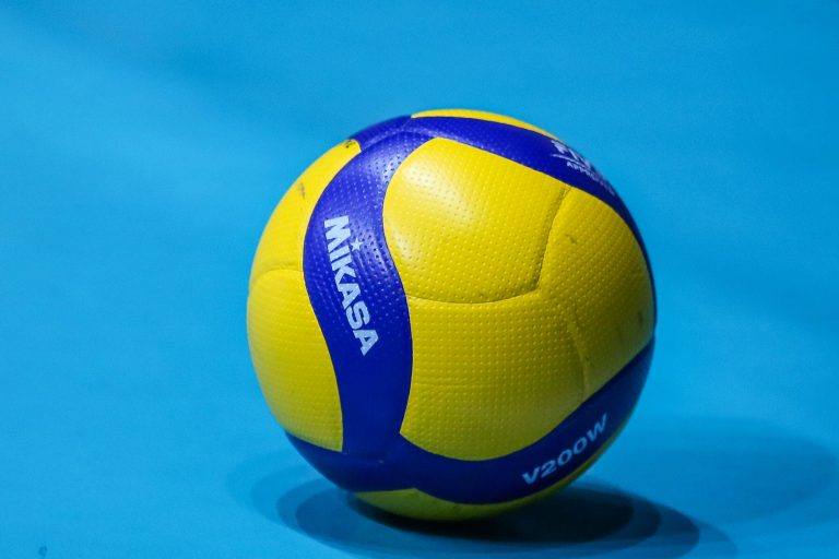 Knights, Chiefs seal NCAA title showdown