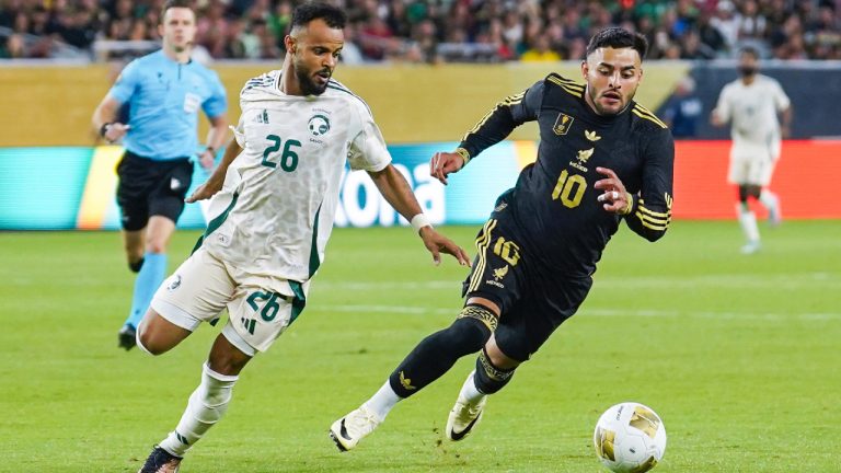 Vega snaps scoreless streak, Mexico beats Saudi Arabia in Gold Cup quarterfinals