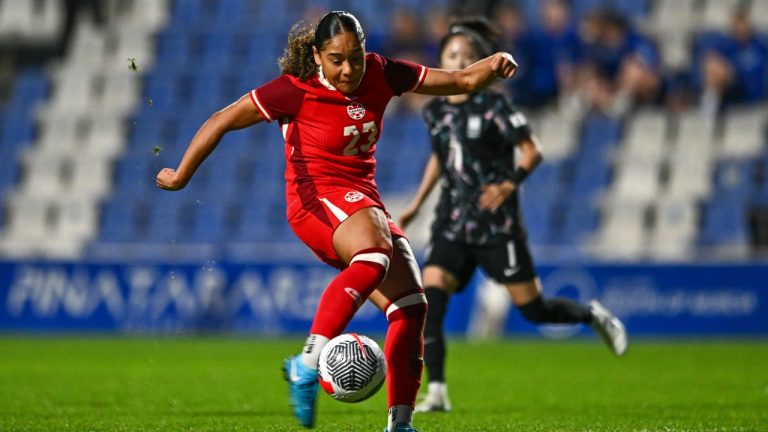 Canada’s Olivia Smith stretchered off in international friendly vs. Haiti
