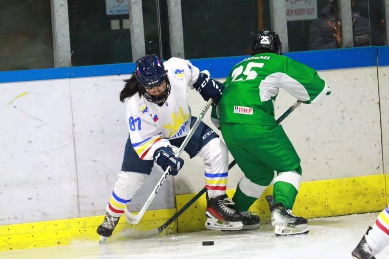 Filipino ice hockey crew blasts Iranians to be new queens of Asia