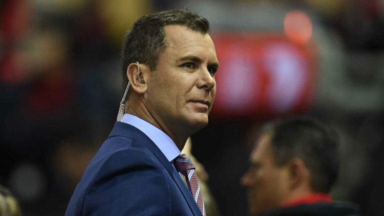 Wayne Carey responds after heated clash with ‘serial harasser’ outside Melbourne hotel