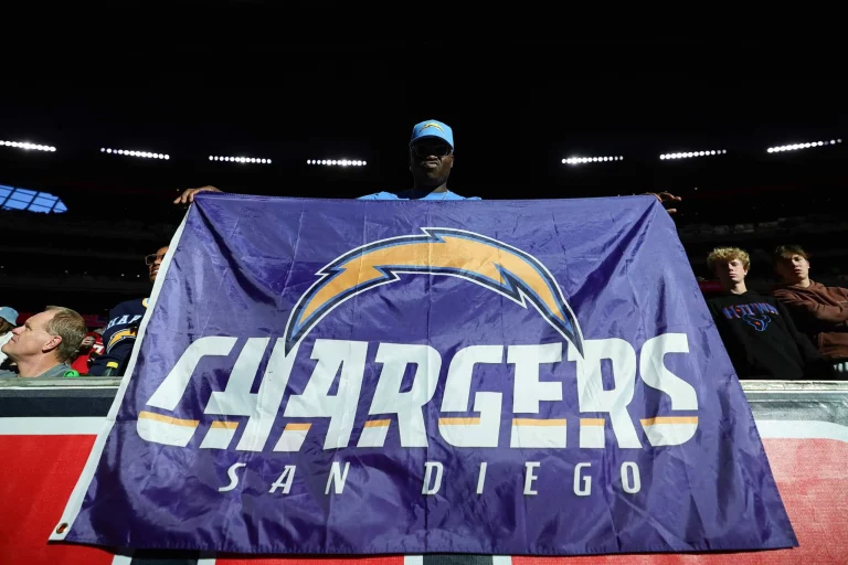 Chargers Announce Contract Extension With Key Defender
