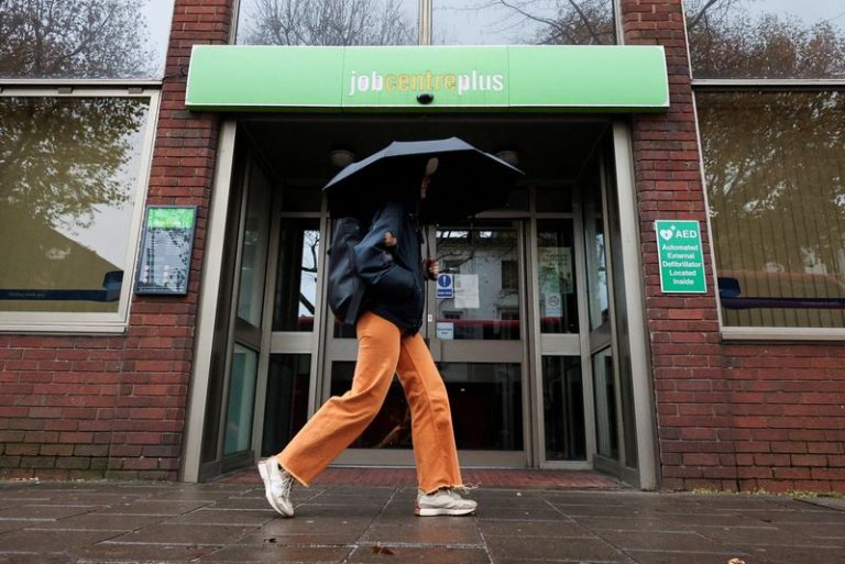 UK business confidence levels hit highest since 2015, Lloyds says