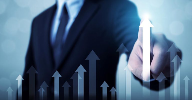 ETF Flows Set for Record; Big Money Enters High-Risk Funds