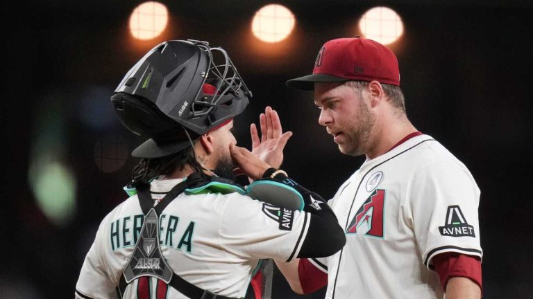 D-backs’ Burnes appeared to have troubling message before exit