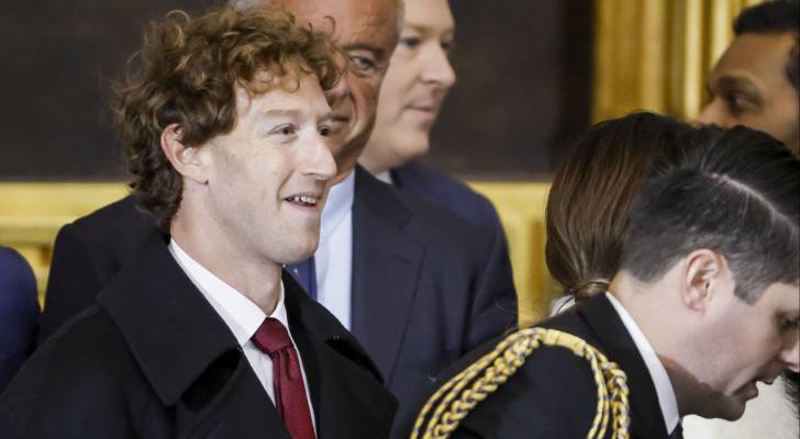Super-rich Americans like Mark Zuckerberg and Jay-Z have taken out mortgages for homes — here’s why