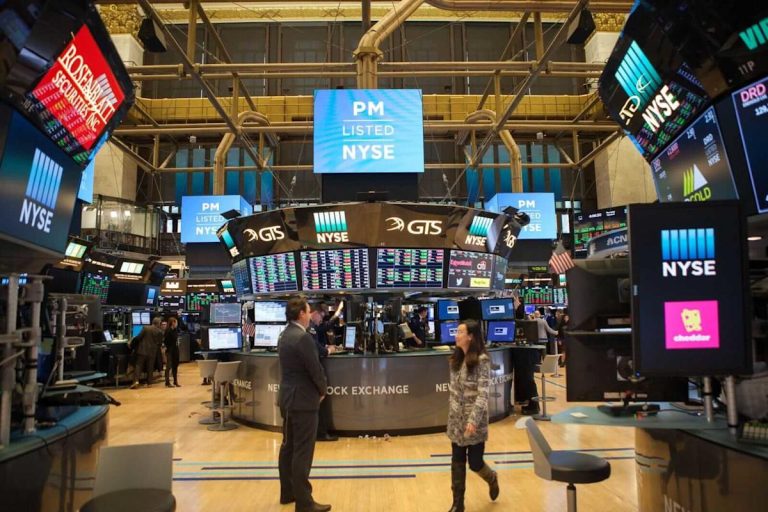 Stocks Slightly Higher as Bond Yields Decline