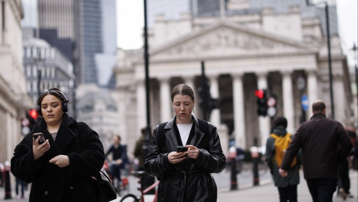 Scottish Widows to slash UK equity exposure