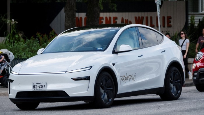 Tesla parts ways with top executive and fixer for Elon Musk