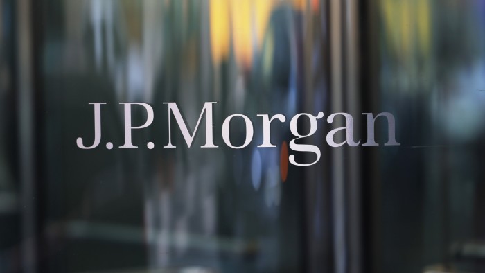 JPMorgan says it will fire analysts who accept future-dated job offers elsewhere