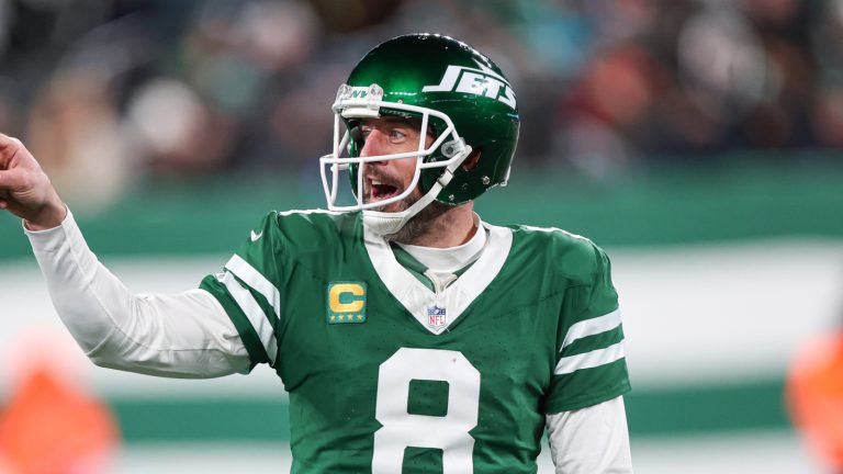 Insiders address why Aaron Rodgers accepted team-friendly contract