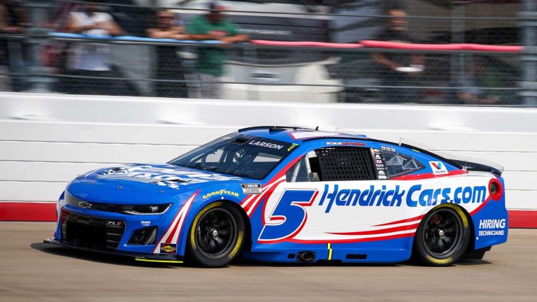 NASCAR FireKeepers Casino 400 Preview: Favorite, underdog, top storylines